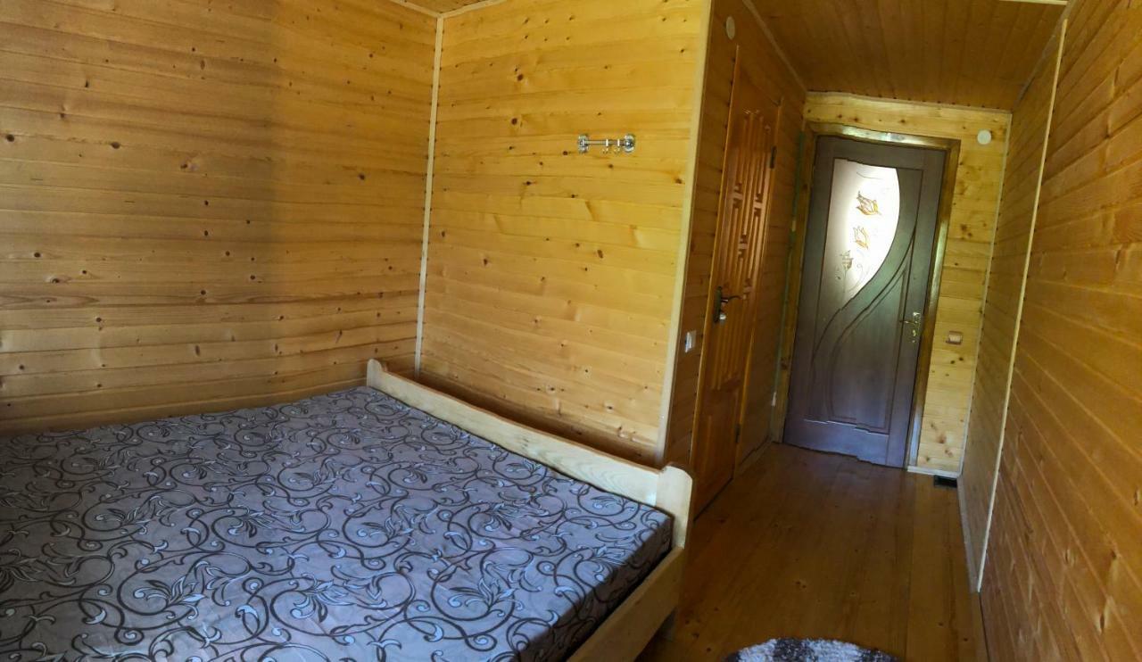 Sadyba Domashniy Zatyshok Pilipets Buitenkant foto