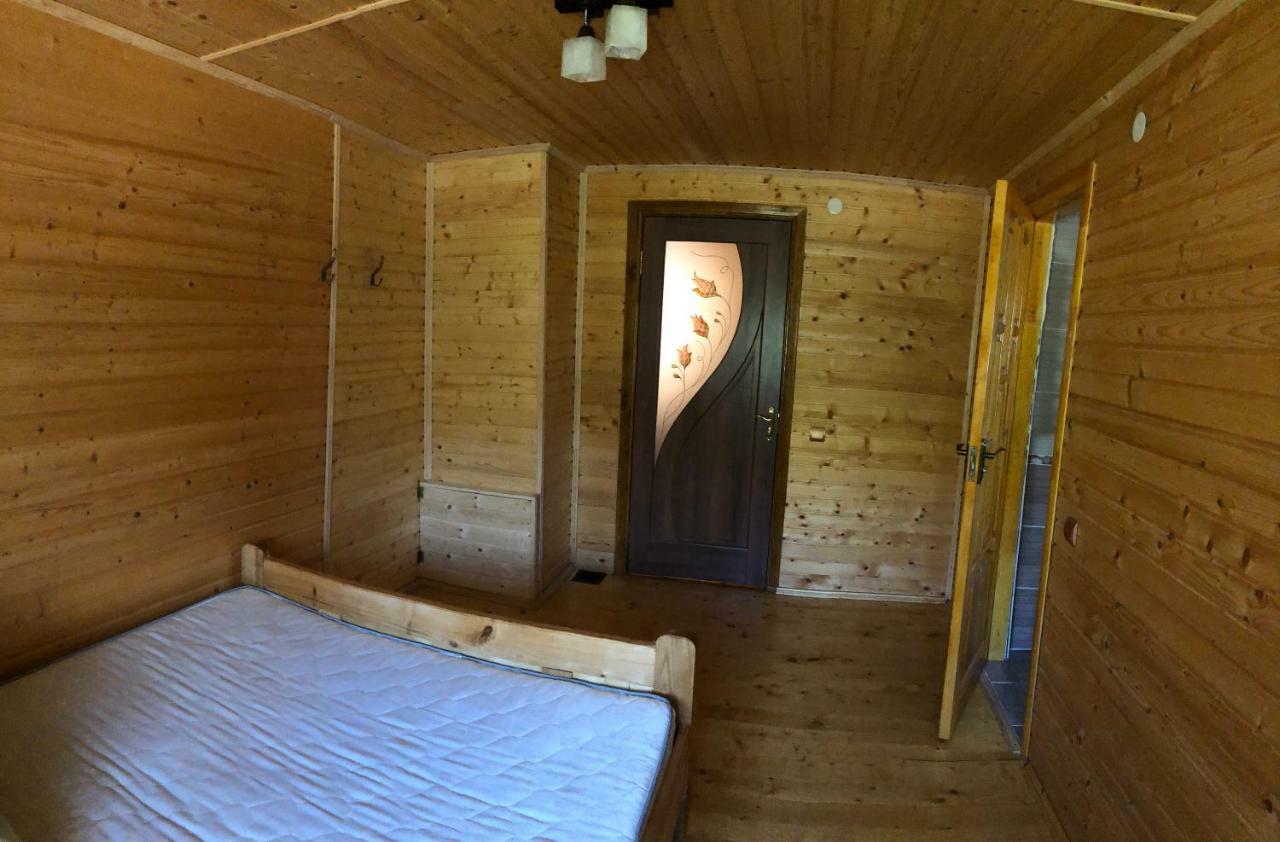 Sadyba Domashniy Zatyshok Pilipets Buitenkant foto